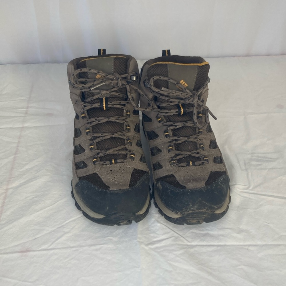 Water proof Columbian hiking boots